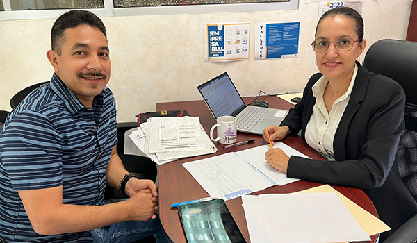 Empresas registradas al programa en sesión de asesoría
