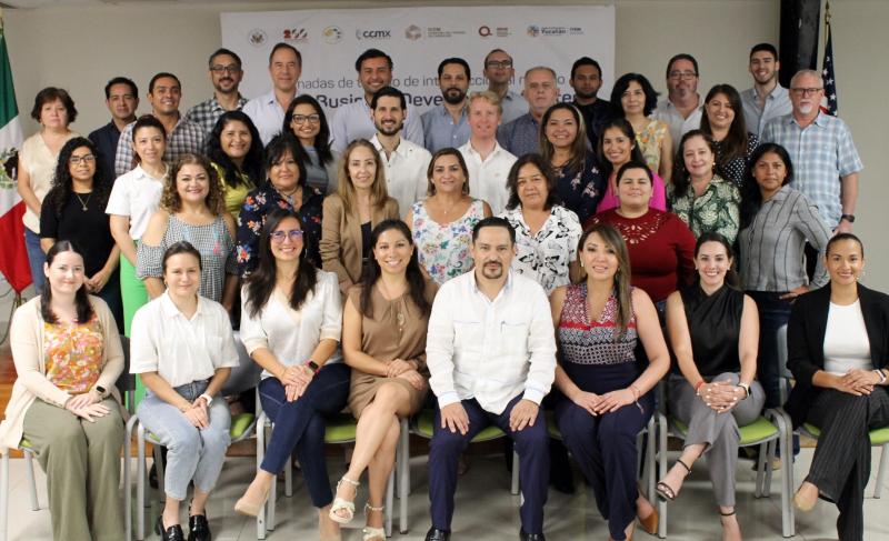 Líderes del sureste de México se reúnen para analizar la aplicación al modelo Small Business Development Center